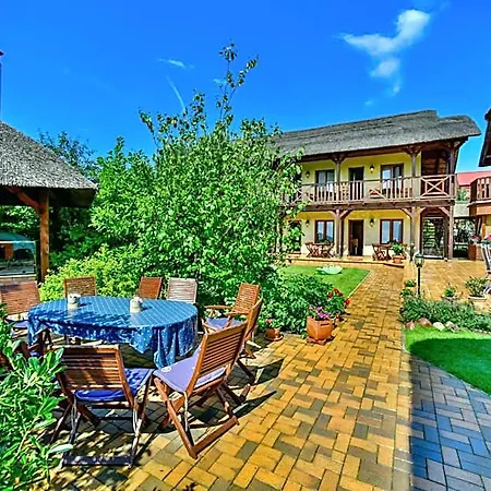 Emma Grzybowo Hotel *